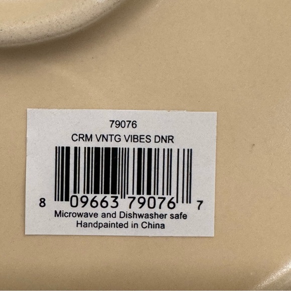 Snowman with Santa Hats & Holly - Vintage Style Christmas Dinner Plate - Picture 6 of 6